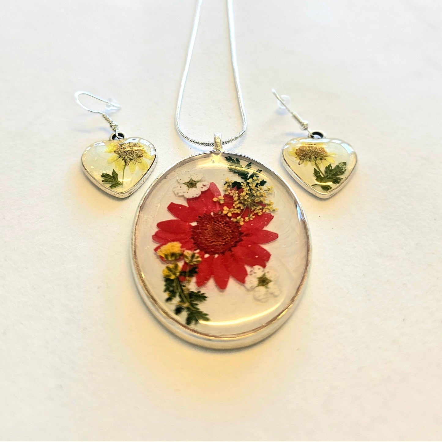 Pressed Petals: Resin Jewelry Workshop